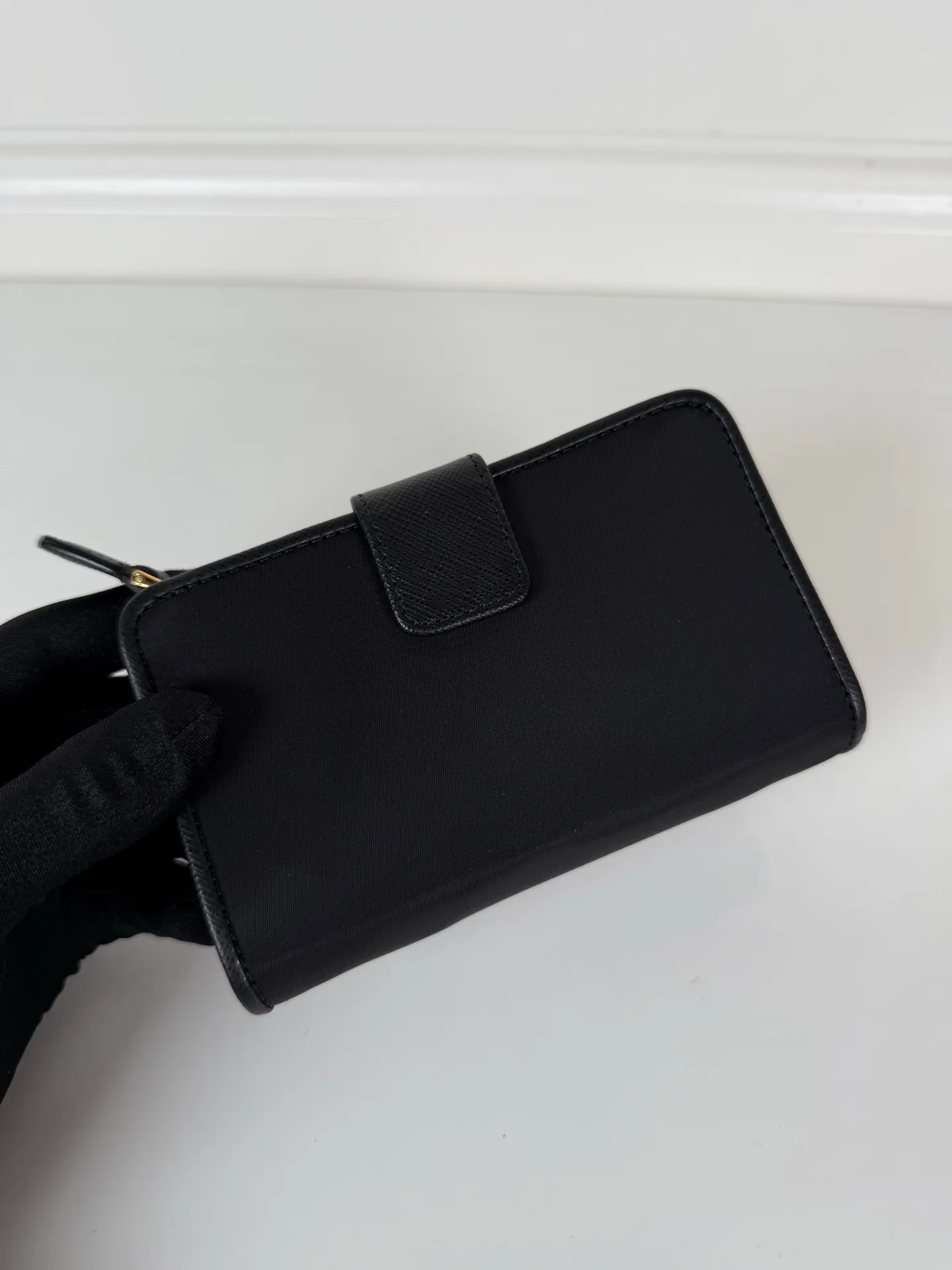 💰520, P Home➡️Women's short clip made of cross pattern + nylon fabric, single quality, model 1M1225, ten card slots, two ID pockets, a zippered zero 💰 bag interlayer, size 14x9.5cm.
