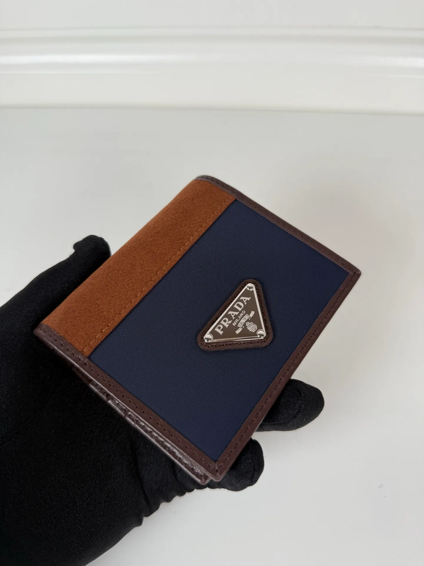💰400, P Home ➡️ Unisex short wallet, navy blue, model 2MO004 made of suede + nylon fabric, eight card slots, length 9cm height 10cm, 175 steel stamp, meticulous and neat workmanship as shown in the picture