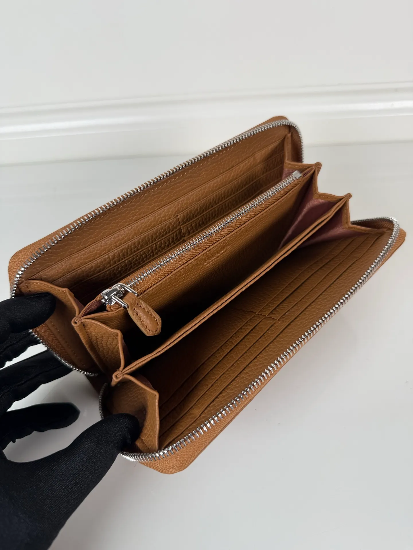 💰600, P Home➡️Deer grain leather single zipper wallet, model 1ML506, unisex model, imported fine deer grain leather➕original hardware production, 175 OEM, 20x10.3cm