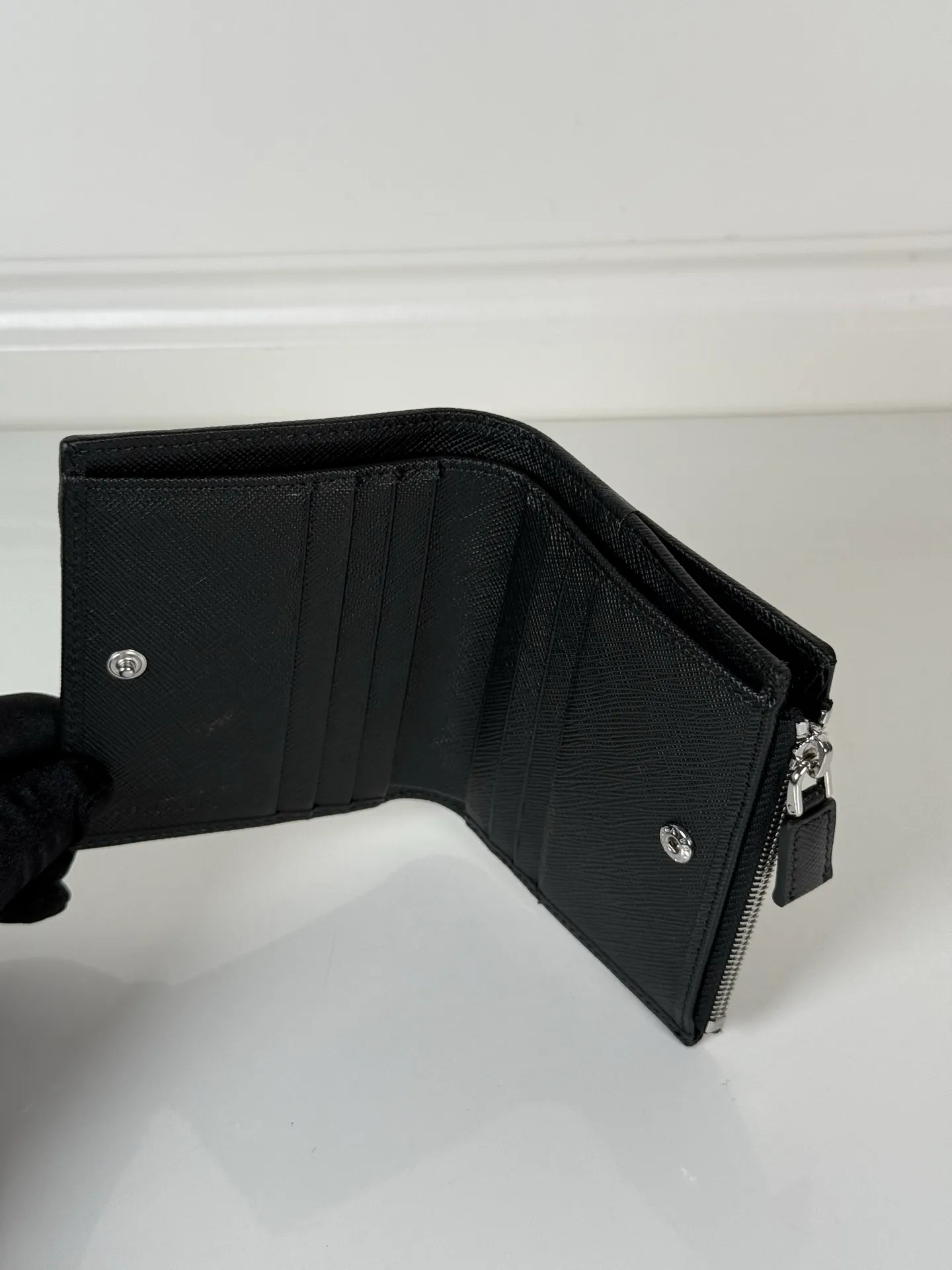 💰440, P Home ➡️ Unisex short wallet, model 2ML049, made of cross-grain cowhide + nylon fabric, eight card slots, one receipt compartment, one zipper coin bag, length 11.5cm, height 9.5cm, 175 steel stamp, meticulous and neat workmanship, as shown in the picture