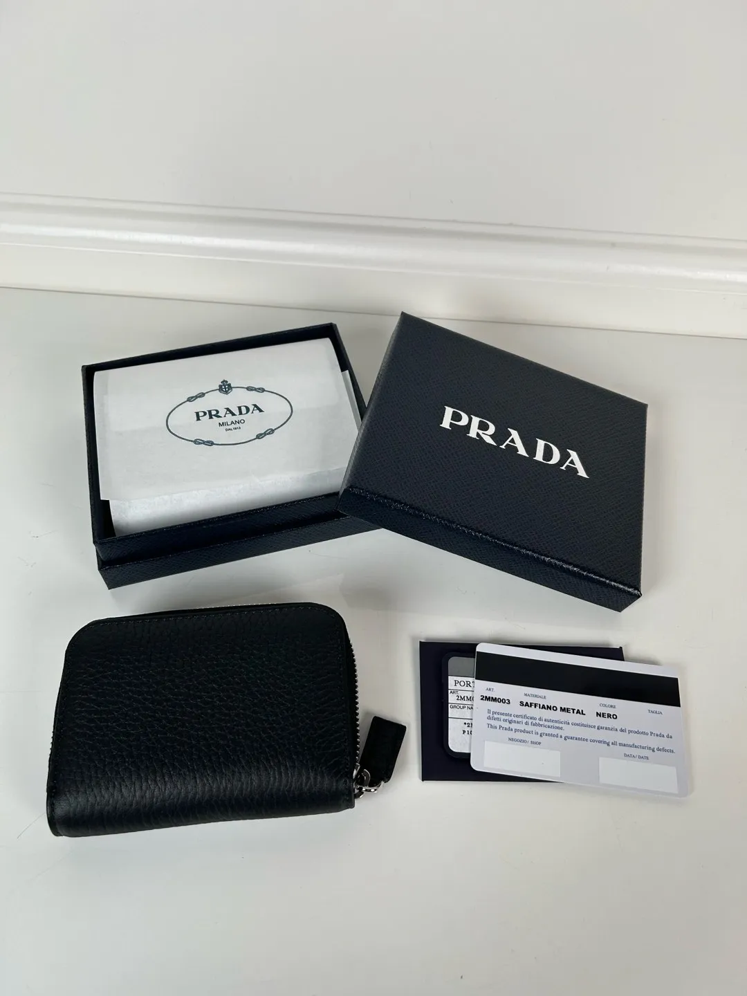 💰440, P Home ➡️ Deerskin card holder for men and women, model 2MM003, classic and practical zipper design, pleated card slots inside, convenient for classification and storage. Perfect for going out alone with your mobile phone in summer or putting it in a small bag. Size 11×7.5cm, original quality, your best choice