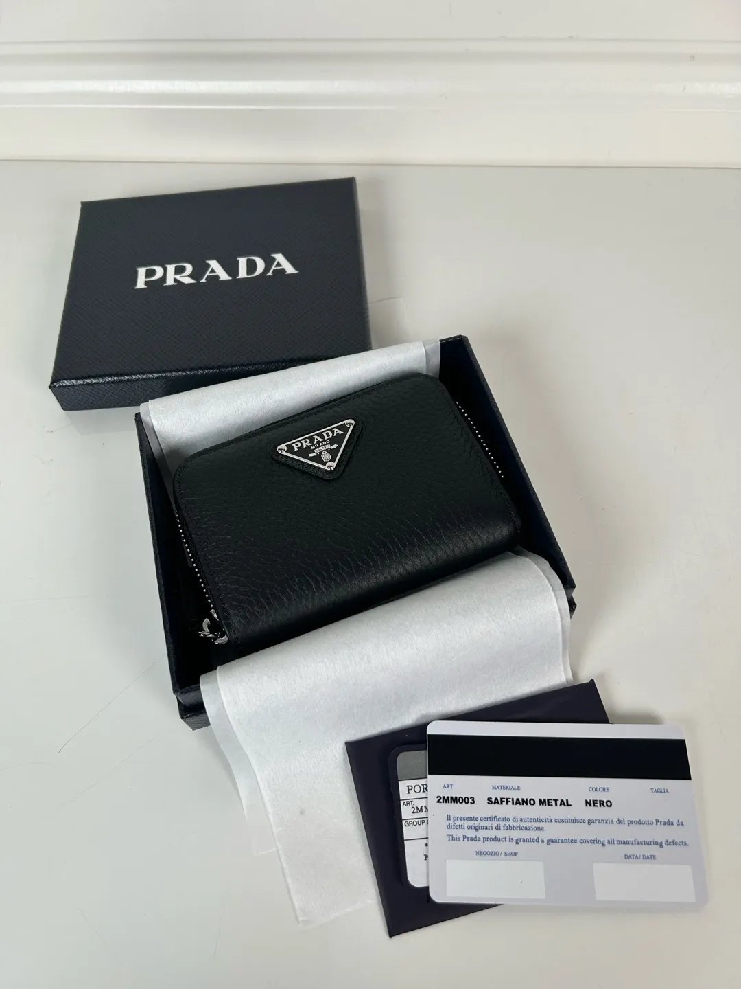 💰440, P Home ➡️ Deerskin card holder for men and women, model 2MM003, classic and practical zipper design, pleated card slots inside, convenient for classification and storage. Perfect for going out alone with your mobile phone in summer or putting it in a small bag. Size 11×7.5cm, original quality, your best choice