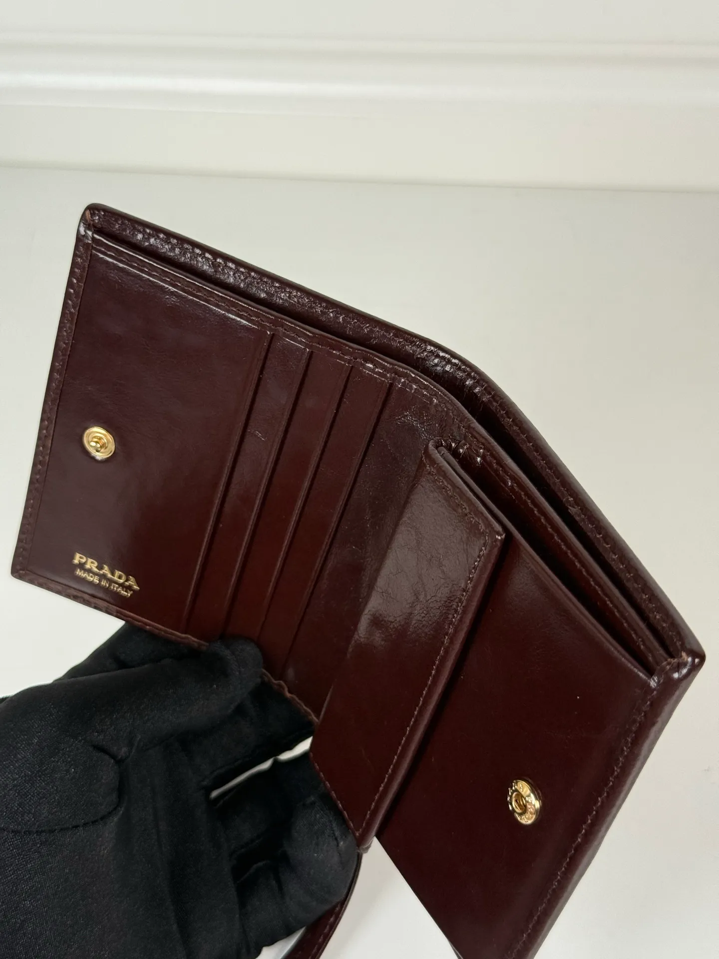 💰480, P Home ➡️Women's two-fold short clip, model 1M0204, brown waxed cowhide, length 11.2 cm, height 9.5cm, simple and practical to enhance personal taste, 175 steel stamp