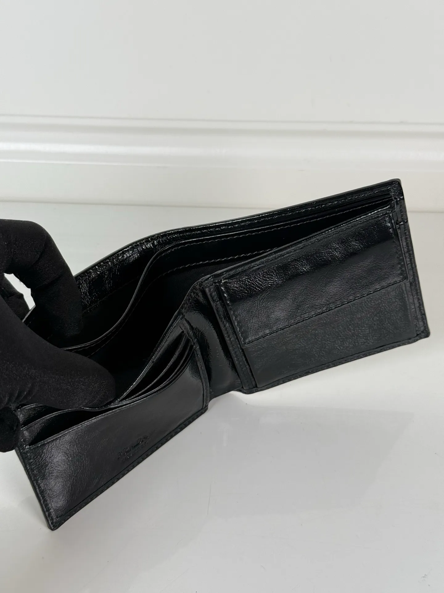 💰400, P Home➡️Men's cross-pattern short clip, black, model 2M0738, one snap bag, four card slots, size 11x9.5 cm, real shot quality as shown,
