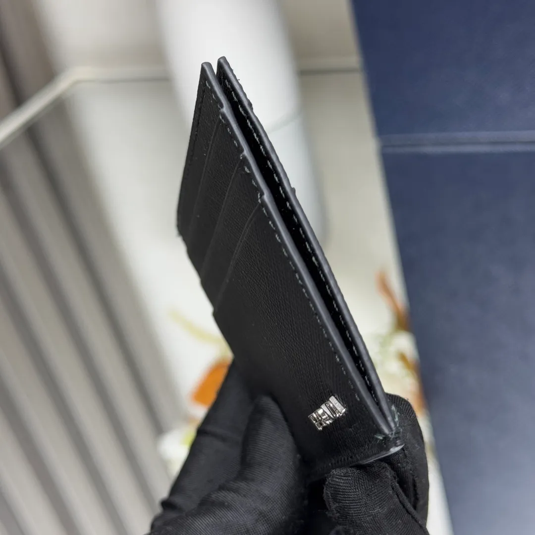 P340 [Top Original] PRADA's new card holder💼Model 2MC223, inner code 164 OEM code💋 This Saffiano leather card holder is equipped with six card slots, a main pocket and fabric lining. The Prada enamel triangle logo at the bottom corner highlights the brand's style. 🏅️🏅️🏅️Size: length 10cm*height 8cm