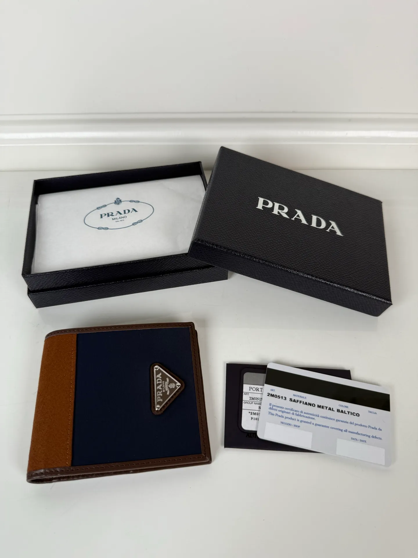 💰400, P Home➡️Men's short wallet, model 2M0513, made of suede + nylon fabric, eight card slots, length 11 and height 9.5cm