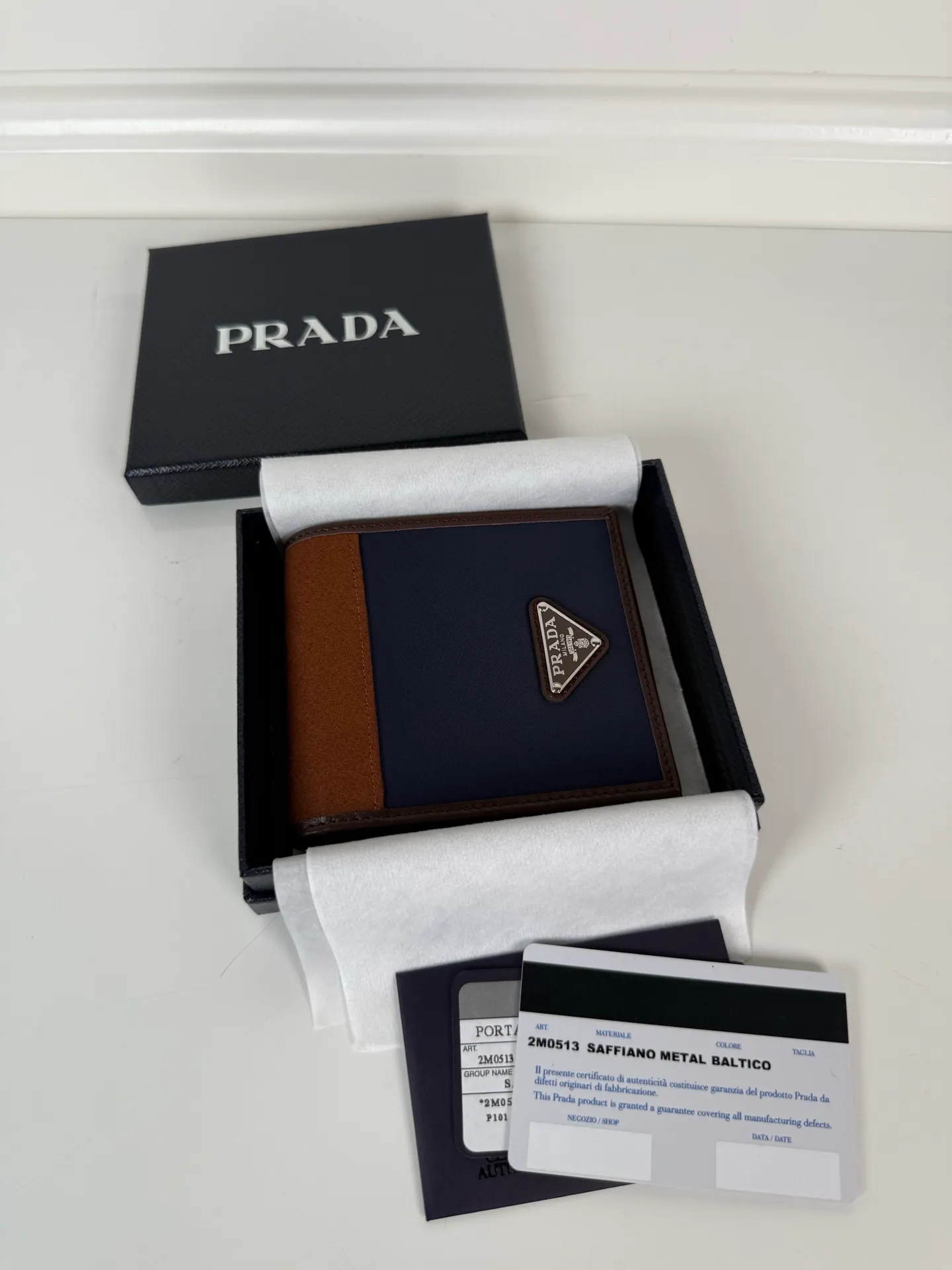 💰400, P Home➡️Men's short wallet, model 2M0513, made of suede + nylon fabric, eight card slots, length 11 and height 9.5cm