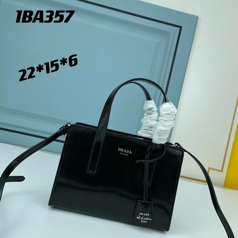 All categories Official website "Brand Women's Bags" Women's Bags 💙 PRADA 2022 official new Prada mini shopping bag wholesale 58001900 High quality Size: 22-15-6.5CM
