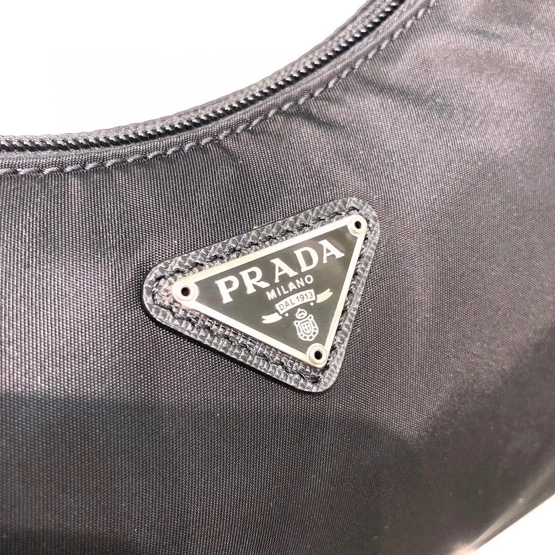All Categories Official Website "Brand Women's Bags" Women's Bags 💙 PRADA 2022 Official New Prada Underarm Bag Wholesale 58001700 Original Order Quality Size: 22-17-6CM