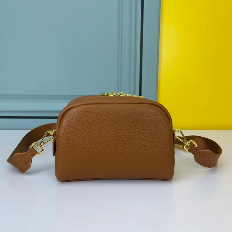 All categories Official website "Brand Women's Bags" Women's Bags 💙 PRADA replica PRADA, fine imitation PRADA bags, PRADA shoulder bags, 2023 official latest version PRADA cowhide camera bag, bag factory, original material, size: 21-14-8CM