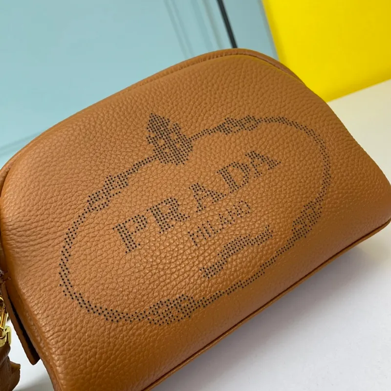 All categories Official website "Brand Women's Bags" Women's Bags 💙 PRADA replica PRADA, fine imitation PRADA bags, PRADA shoulder bags, 2023 official latest version PRADA cowhide camera bag, bag factory, original material, size: 21-14-8CM
