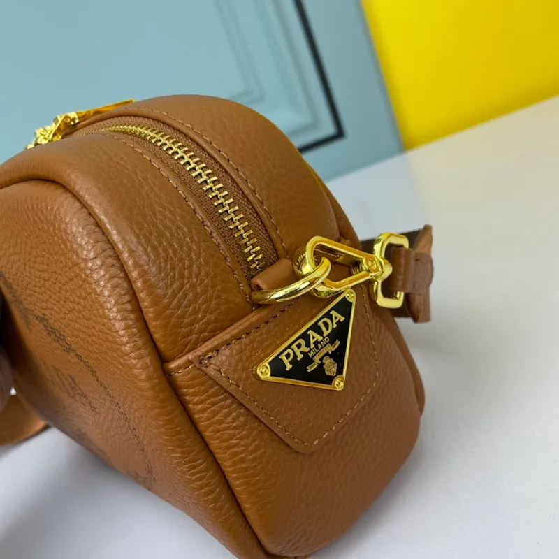 All categories Official website "Brand Women's Bags" Women's Bags 💙 PRADA replica PRADA, fine imitation PRADA bags, PRADA shoulder bags, 2023 official latest version PRADA cowhide camera bag, bag factory, original material, size: 21-14-8CM