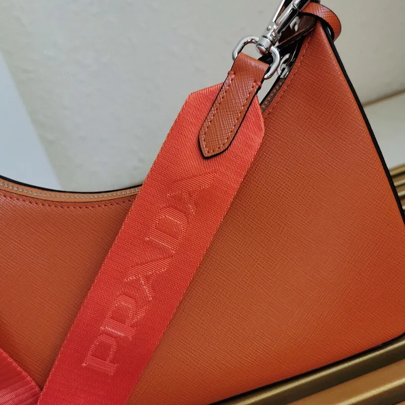 All categories Official website "Brand Women's Bags" Women's Bags 💙 PRADA 2022 official new Prada crossbody bag wholesale 58003000 Original order quality Size: 23-17-6.5CM