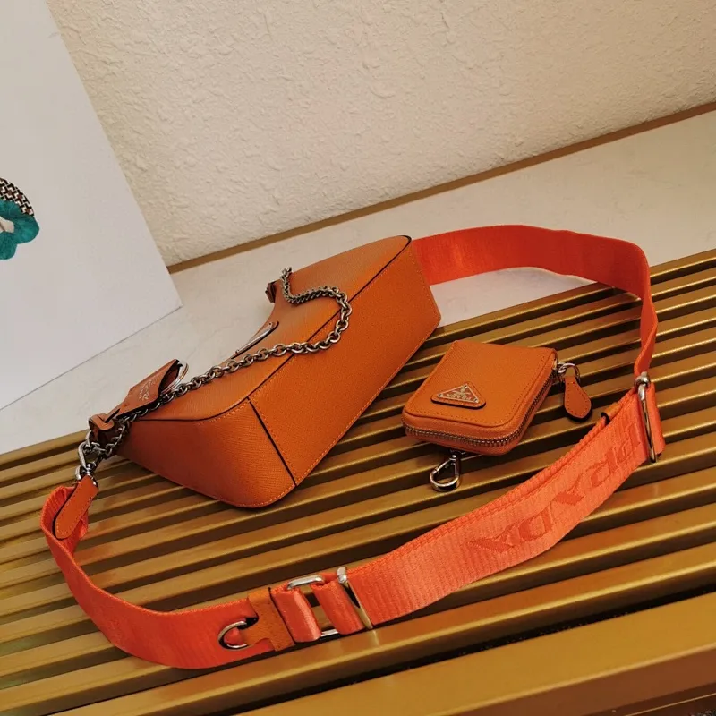 All categories Official website "Brand Women's Bags" Women's Bags 💙 PRADA 2022 official new Prada crossbody bag wholesale 58003000 Original order quality Size: 23-17-6.5CM