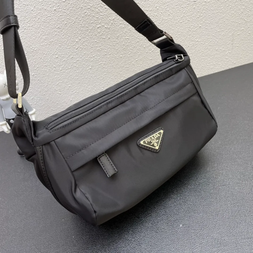 All categories Official website "Brand Women's Bags" Women's Bags 💙 PRADA replica PRADA, fine imitation PRADA bags, PRADA shoulder bags, 2023 official latest version PRADA crossbody bag, bag factory, original material, size: 30-20-15CM