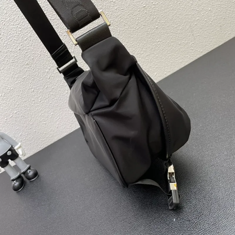 All categories Official website "Brand Women's Bags" Women's Bags 💙 PRADA replica PRADA, fine imitation PRADA bags, PRADA shoulder bags, 2023 official latest version PRADA crossbody bag, bag factory, original material, size: 30-20-15CM