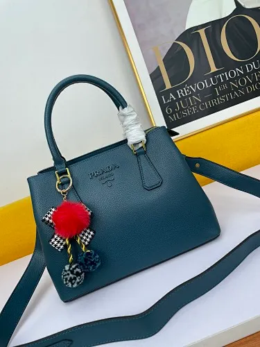 All categories Official website "Brand Women's Bags" Women's Bags 💙 PRADA 2022 official new Prada calfskin handbag wholesale 58002500 High quality Size: 30-22-13CM