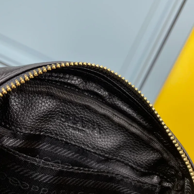 All categories Official website "Brand Women's Bags" Women's Bags 💙 PRADA replica PRADA, fine imitation PRADA bags, PRADA shoulder bags, 2023 official latest version PRADA cowhide camera bag, bag factory, original material, size: 21-14-8CM