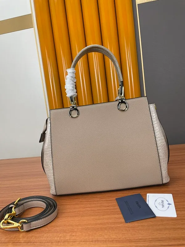 All categories Official website "Brand Women's Bags" Women's Bags 💙 PRADA 2022 official new Prada handbag wholesale 58002900 Original order quality Size: 30-23-13CM