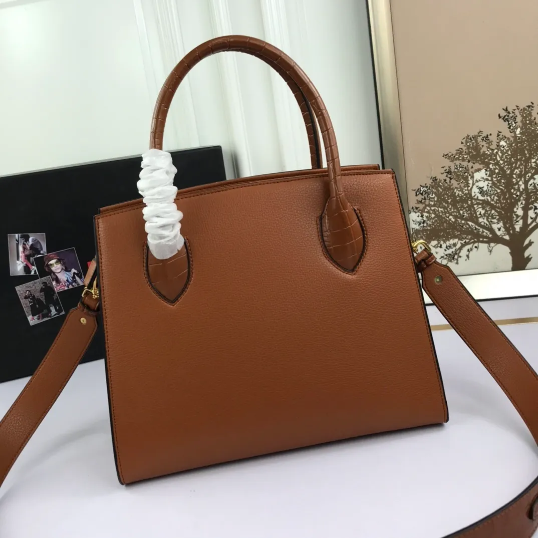 All categories Official website "Brand Women's Bags" Women's Bags 💙 PRADA 2022 official new Prada calfskin handbag wholesale 58002500 High quality Size: 30-24-15CM