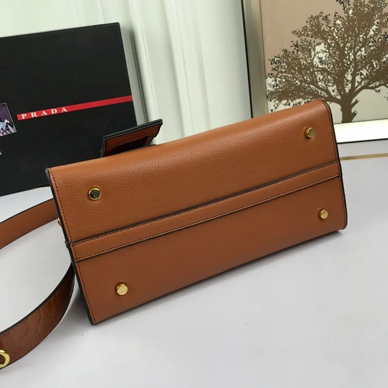 All categories Official website "Brand Women's Bags" Women's Bags 💙 PRADA 2022 official new Prada calfskin handbag wholesale 58002500 High quality Size: 30-24-15CM