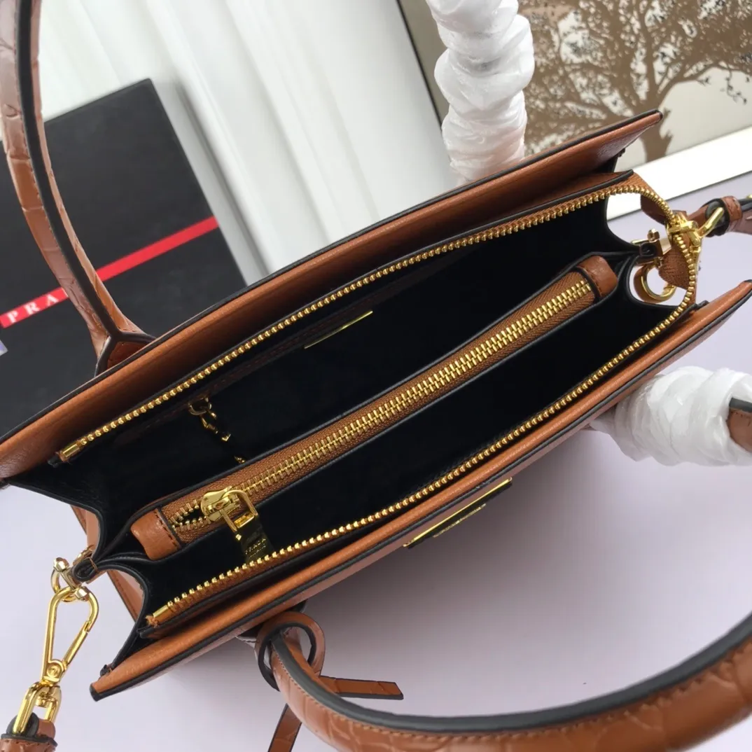All categories Official website "Brand Women's Bags" Women's Bags 💙 PRADA 2022 official new Prada calfskin handbag wholesale 58002500 High quality Size: 30-24-15CM