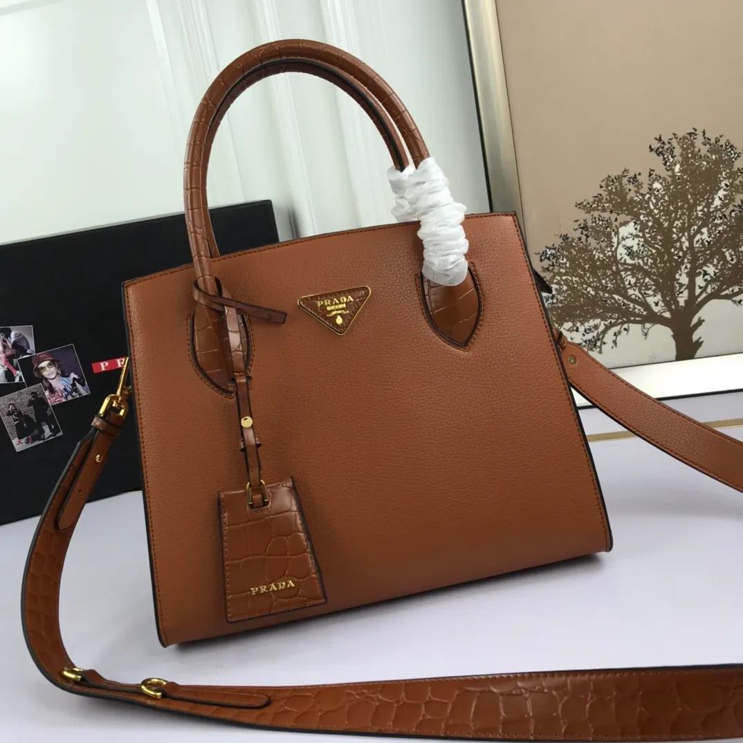 All categories Official website "Brand Women's Bags" Women's Bags 💙 PRADA 2022 official new Prada calfskin handbag wholesale 58002500 High quality Size: 30-24-15CM