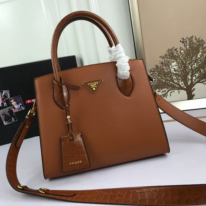 All categories Official website "Brand Women's Bags" Women's Bags 💙 PRADA 2022 official new Prada calfskin handbag wholesale 58002500 High quality Size: 30-24-15CM