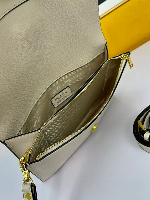 All categories Official website "Brand Women's Bags" Women's Bags 💙 PRADA 2022 official new Prada crossbody bag wholesale 58002380 Original order quality Size: 25-16-4CM
