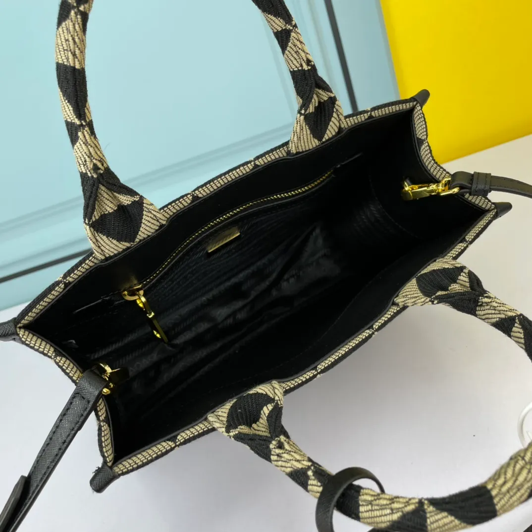 All categories Official website "Brand Women's Bags" Women's Bags 💙 PRADA 2022 official new Prada handbag wholesale 58003000 Original order quality Size: 22-28-9 CM