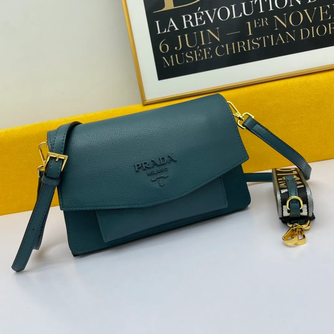 All categories Official website "Brand Women's Bags" Women's Bags 💙 PRADA 2022 official new Prada leather crossbody bag wholesale 58002300 High quality Size: 27-17-10CM