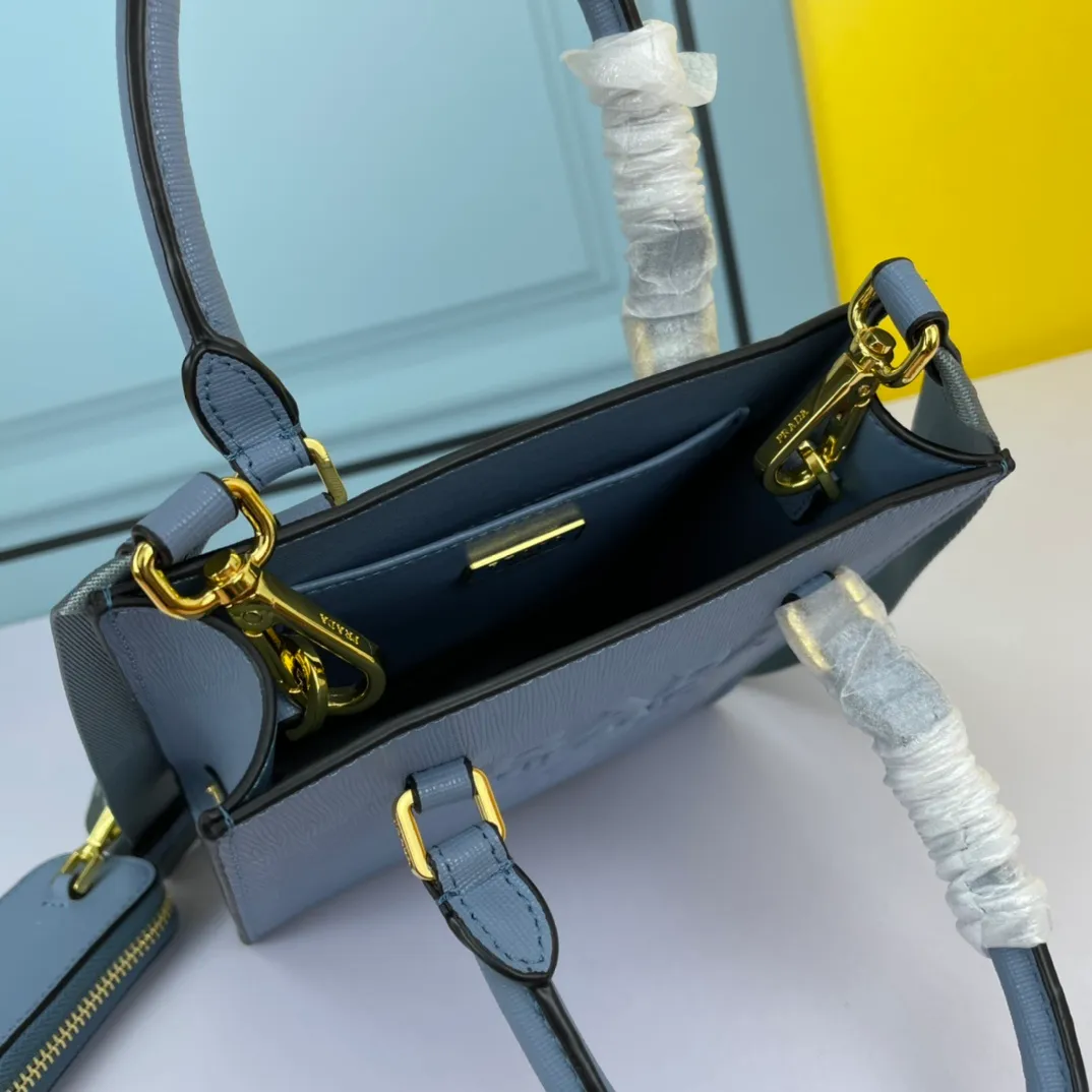 All categories Official website "Brand Women's Bags" Women's Bags 💙 PRADA 2022 official new Prada cowhide tote bag wholesale 58002000 High quality Size: 17-19-6CM