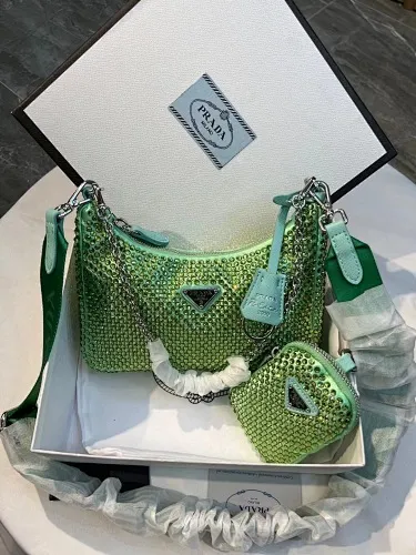 All categories Official website "Brand Women's Bags" Women's Bags 💙 PRADA 2022 Official New Prada Crossbody Bag Wholesale 58001900 High Quality Specifications: 22-18-6.5CM
