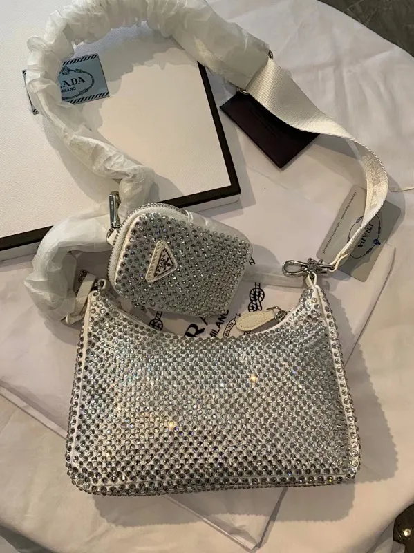 All categories Official website "Brand Women's Bags" Women's Bags 💙 PRADA 2022 Official New Prada Crossbody Bag Wholesale 58001900 High Quality Specifications: 22-18-6.5CM