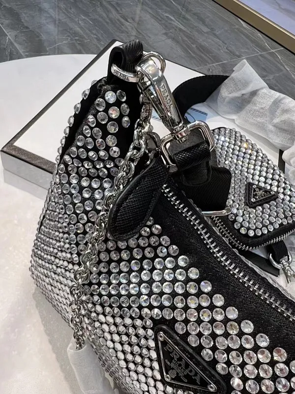 All categories Official website "Brand Women's Bags" Women's Bags 💙 PRADA 2022 Official New Prada Crossbody Bag Wholesale 58001900 High Quality Specifications: 22-18-6.5CM
