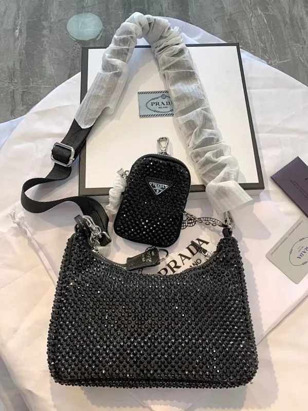 All categories Official website "Brand Women's Bags" Women's Bags 💙 PRADA 2022 Official New Prada Crossbody Bag Wholesale 58001900 High Quality Specifications: 22-18-6.5CM