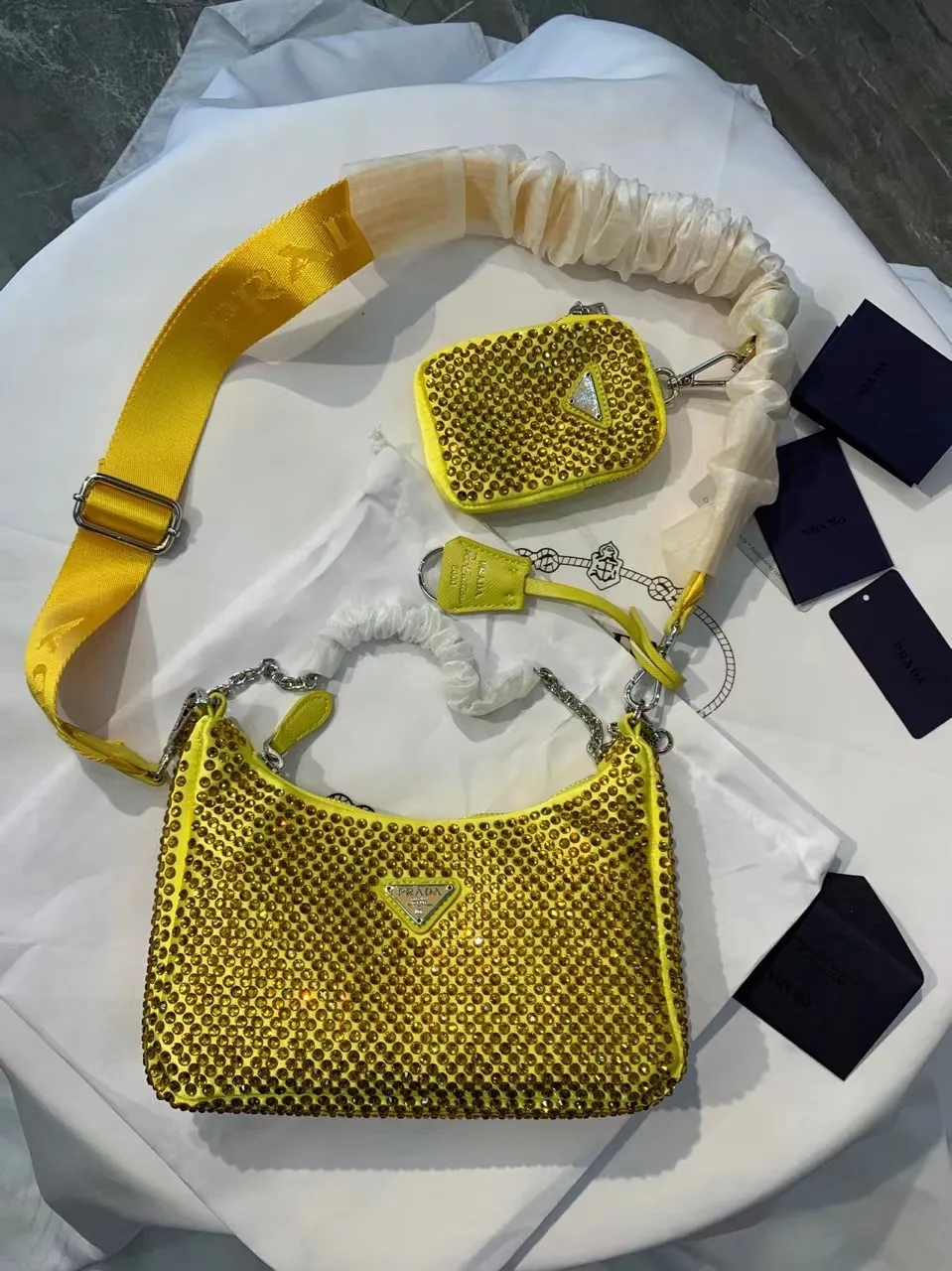 All categories Official website "Brand Women's Bags" Women's Bags 💙 PRADA 2022 Official New Prada Crossbody Bag Wholesale 58001900 High Quality Specifications: 22-18-6.5CM