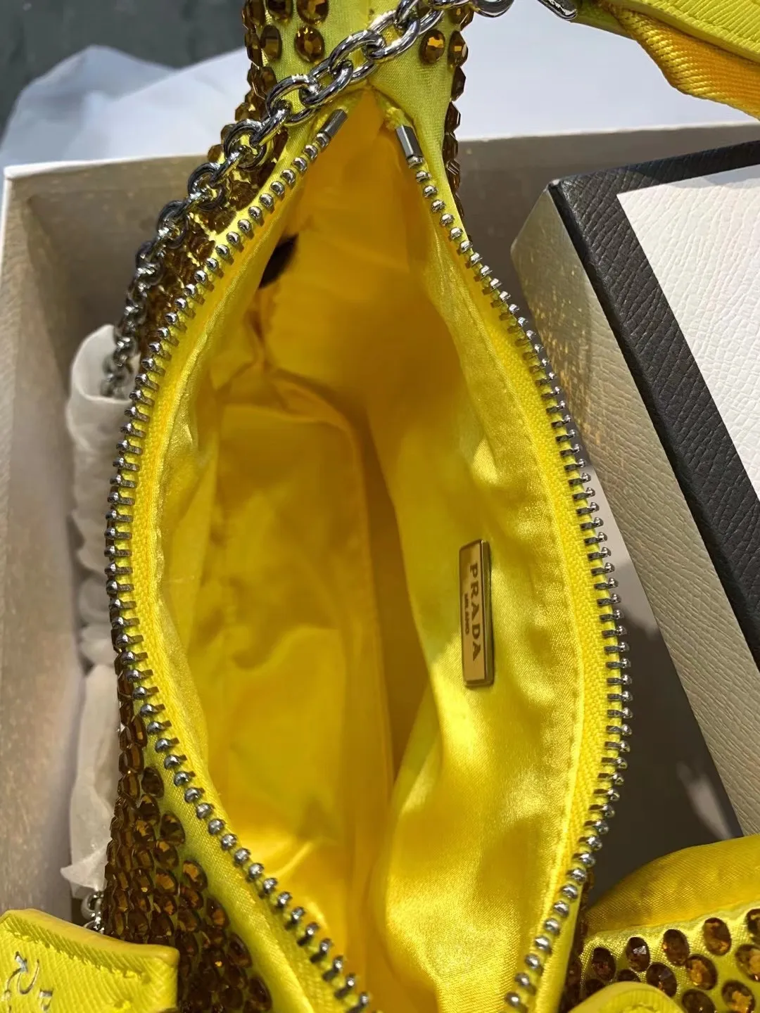All categories Official website "Brand Women's Bags" Women's Bags 💙 PRADA 2022 Official New Prada Crossbody Bag Wholesale 58001900 High Quality Specifications: 22-18-6.5CM
