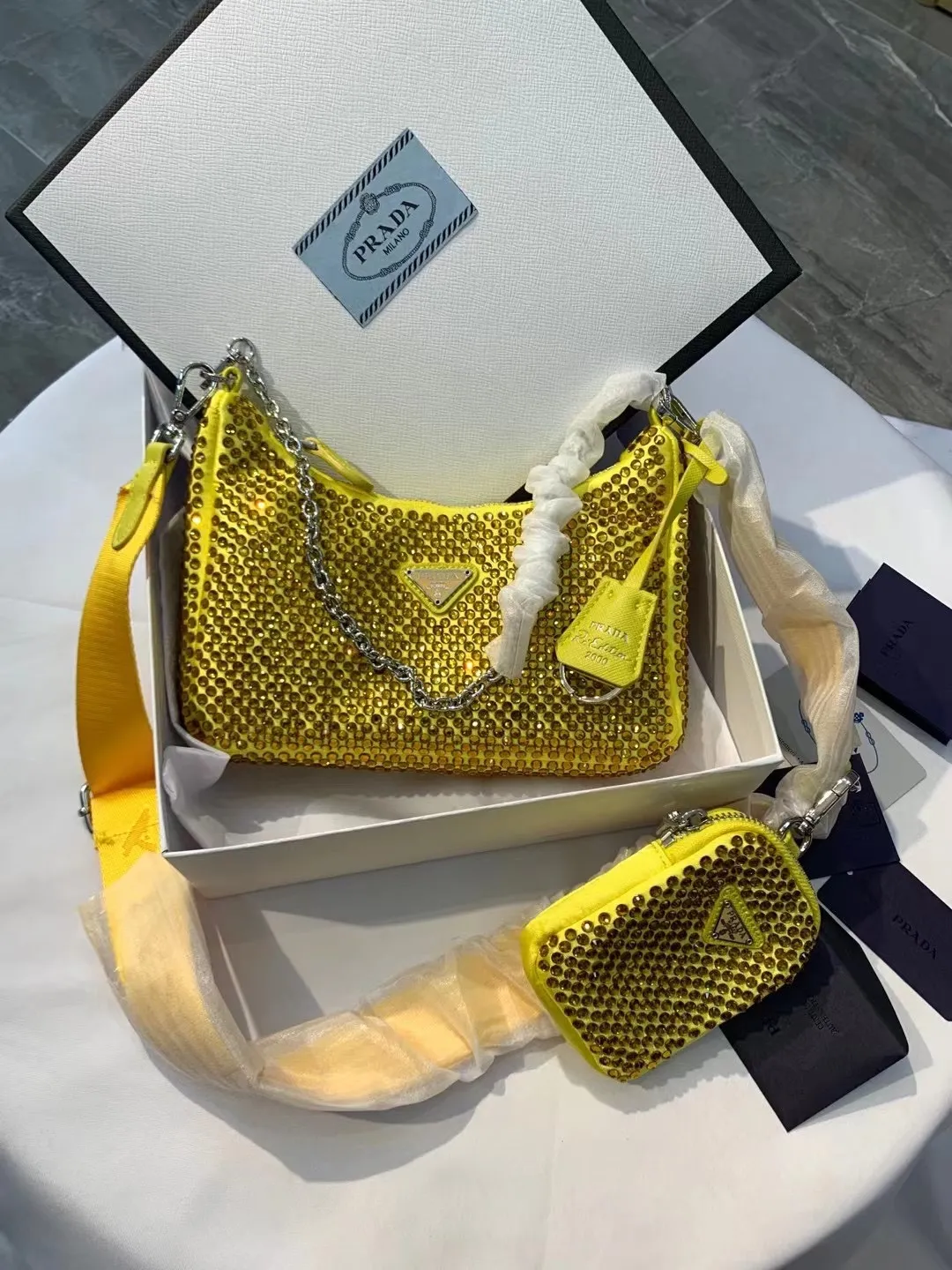 All categories Official website "Brand Women's Bags" Women's Bags 💙 PRADA 2022 Official New Prada Crossbody Bag Wholesale 58001900 High Quality Specifications: 22-18-6.5CM