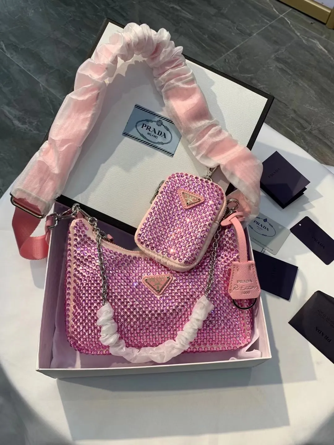 All categories Official website "Brand Women's Bags" Women's Bags 💙 PRADA 2022 Official New Prada Crossbody Bag Wholesale 58001900 High Quality Specifications: 22-18-6.5CM