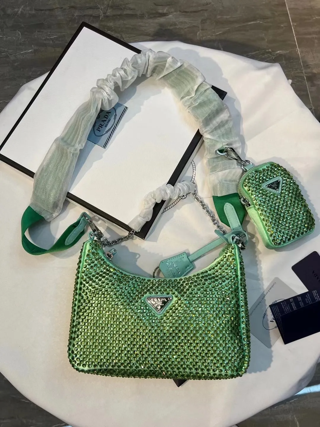 All categories Official website "Brand Women's Bags" Women's Bags 💙 PRADA 2022 Official New Prada Crossbody Bag Wholesale 58001900 High Quality Specifications: 22-18-6.5CM