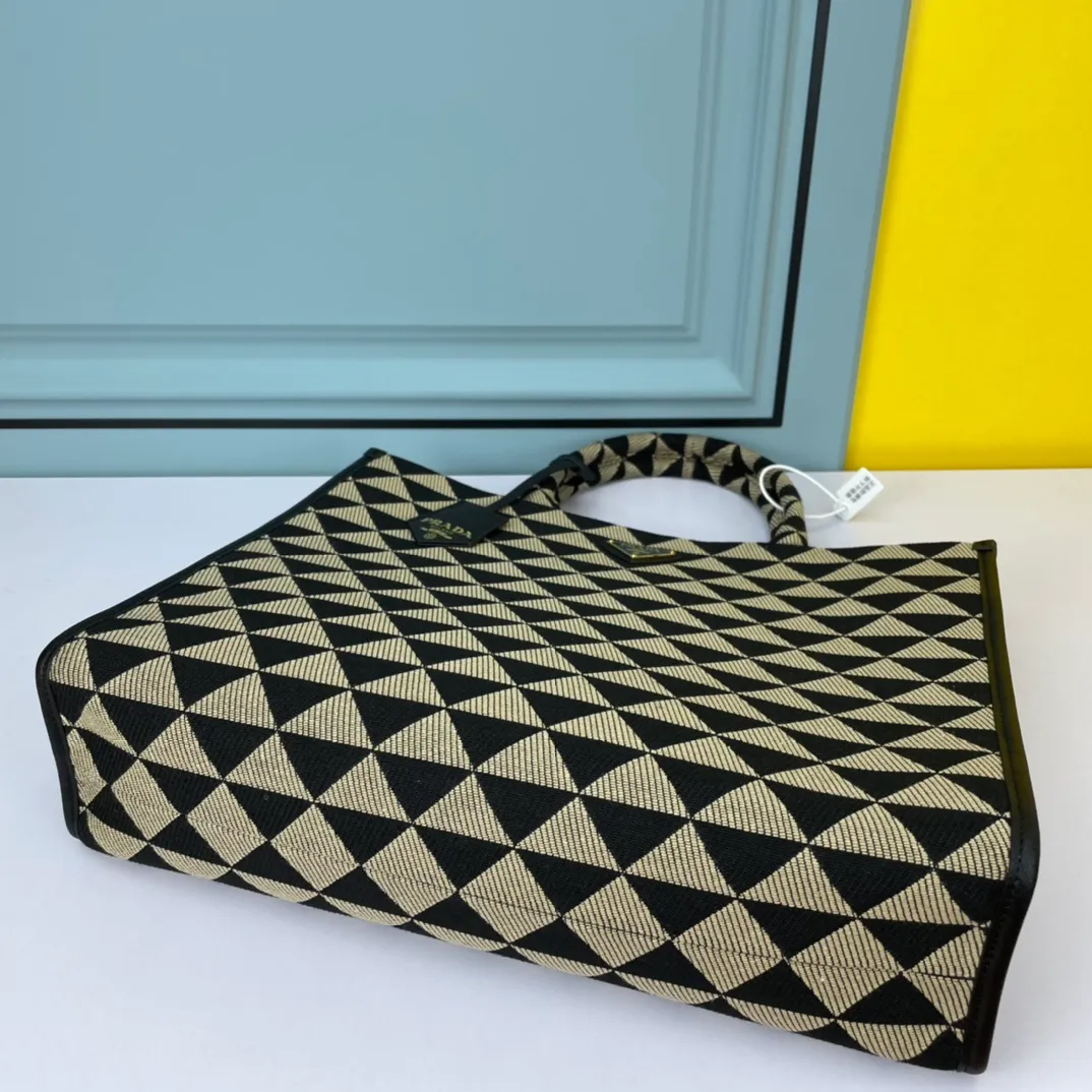 All categories Official website "Brand Women's Bags" Women's Bags 💙 PRADA 2022 official new Prada handbag wholesale 58003200 Original order quality Size: 39-31-11 CM