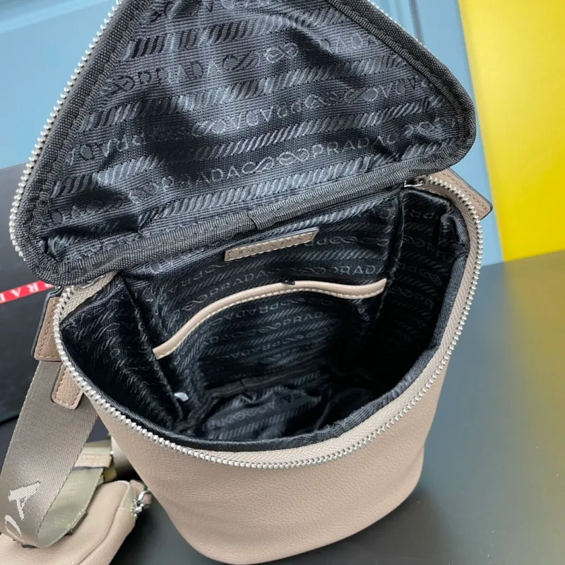 All categories Official website "Brand Women's Bags" Women's Bags 💙 PRADA 2022 Official New Prada Crossbody Bag Wholesale 58002200 High Quality Size: 21-15-15CM