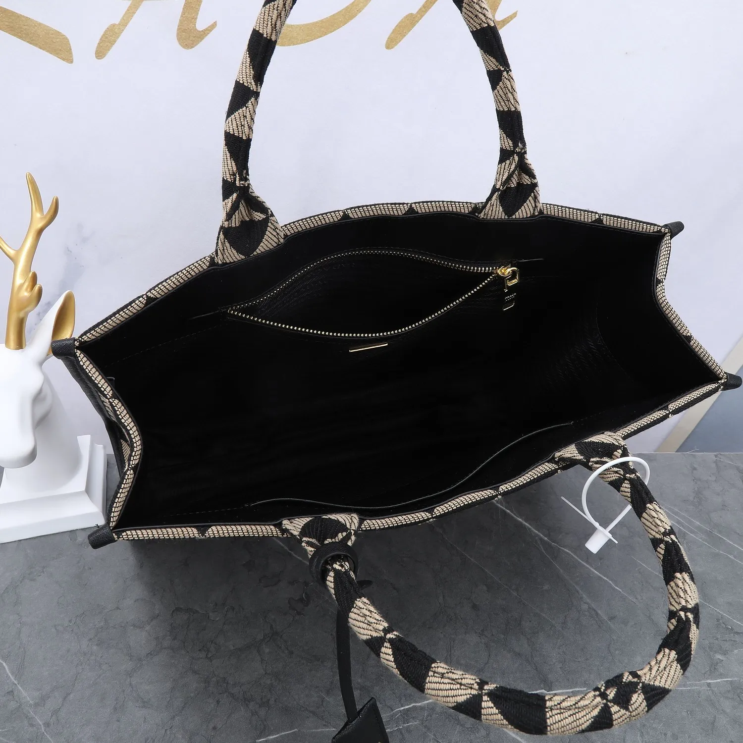 All categories Official website "Brand Women's Bags" Women's Bags 💙 PRADA 2022 official new Prada handbag wholesale 58003200 Original order quality Size: 39-31-11 CM