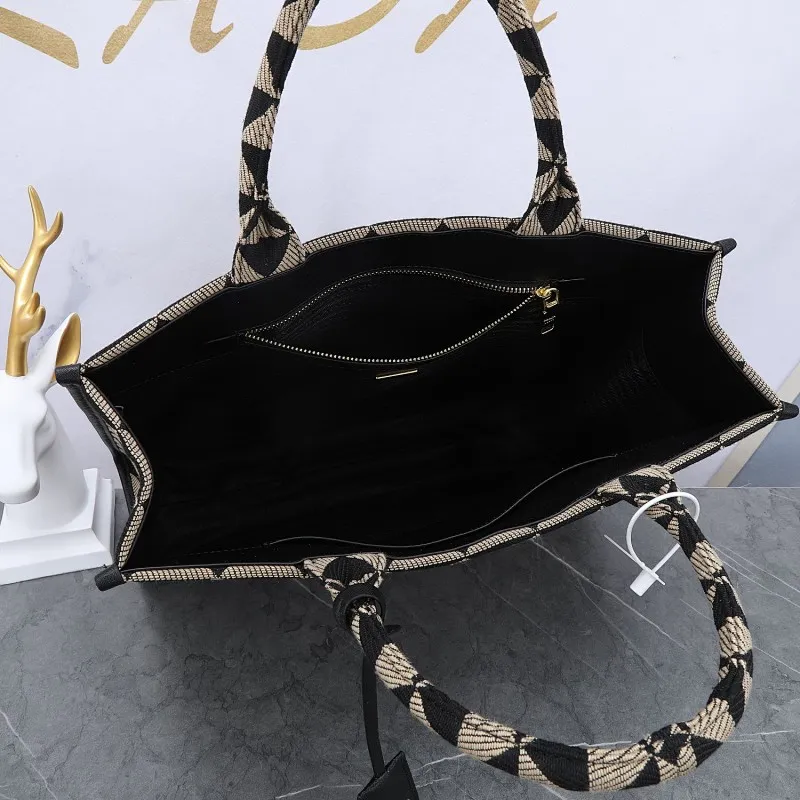 All categories Official website "Brand Women's Bags" Women's Bags 💙 PRADA 2022 official new Prada handbag wholesale 58003200 Original order quality Size: 39-31-11 CM