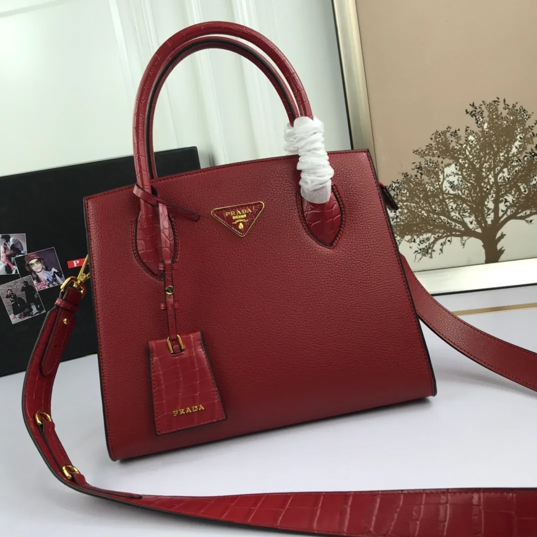 All categories Official website "Brand Women's Bags" Women's Bags 💙 PRADA 2022 official new Prada calfskin handbag wholesale 58002500 High quality Size: 30-24-15CM