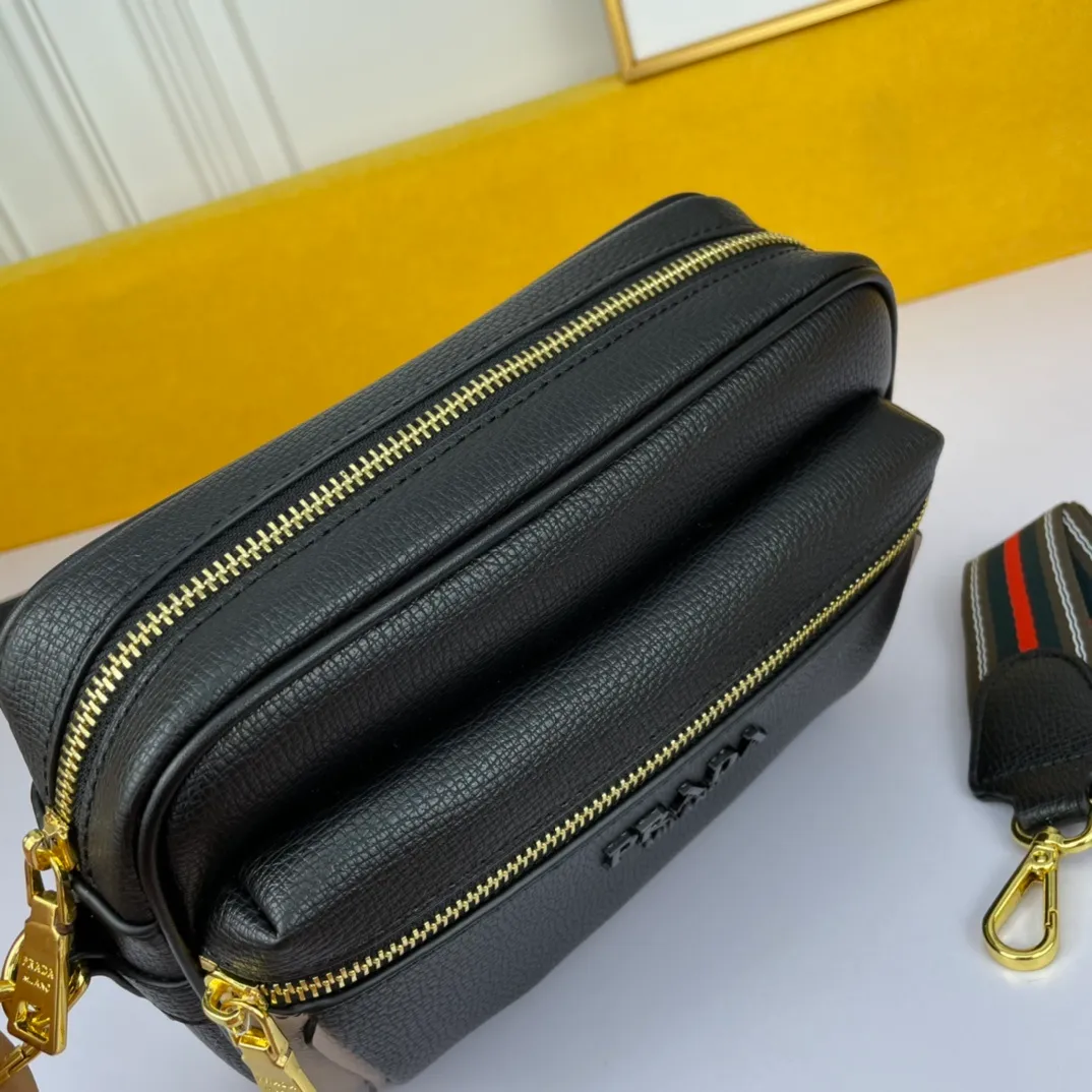 All categories Official website "Brand Women's Bags" Women's Bags 💙 PRADA 2022 official new Prada crossbody bag wholesale 58002500 Original order quality Size: 23-16-7CM