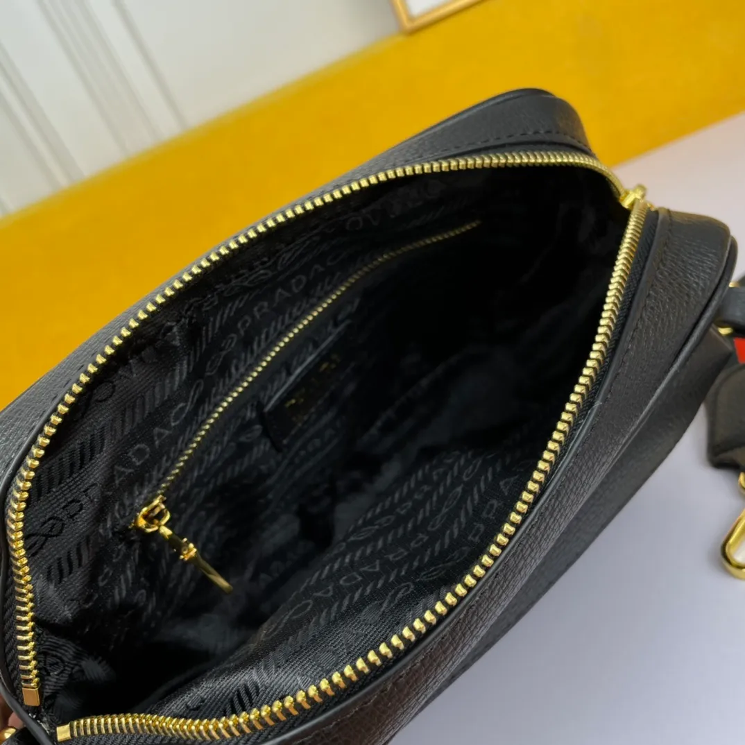 All categories Official website "Brand Women's Bags" Women's Bags 💙 PRADA 2022 official new Prada crossbody bag wholesale 58002500 Original order quality Size: 23-16-7CM