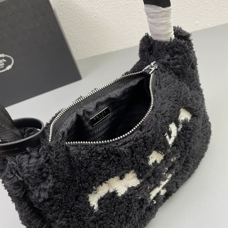 All categories Official website "Brand Women's Bags" Women's Bags 💙 PRADA replica PRADA, fine imitation PRADA bags, PRADA shoulder bags, 2023 official latest version PRADA armpit bag, lamb wool, bag factory, original material, size: 27-18-6CM