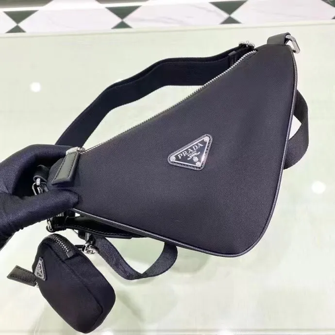 All categories Official website "Brand Women's Bags" Women's Bags 💙 PRADA 2022 official new Prada crossbody bag wholesale Original order quality 58002800 Size: 26-14-12 Cm